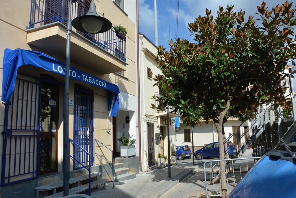Casa Eleonora Apartment Кампофеличе ди Рокела Стая снимка