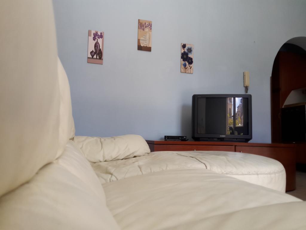 Casa Eleonora Apartment Кампофеличе ди Рокела Екстериор снимка
