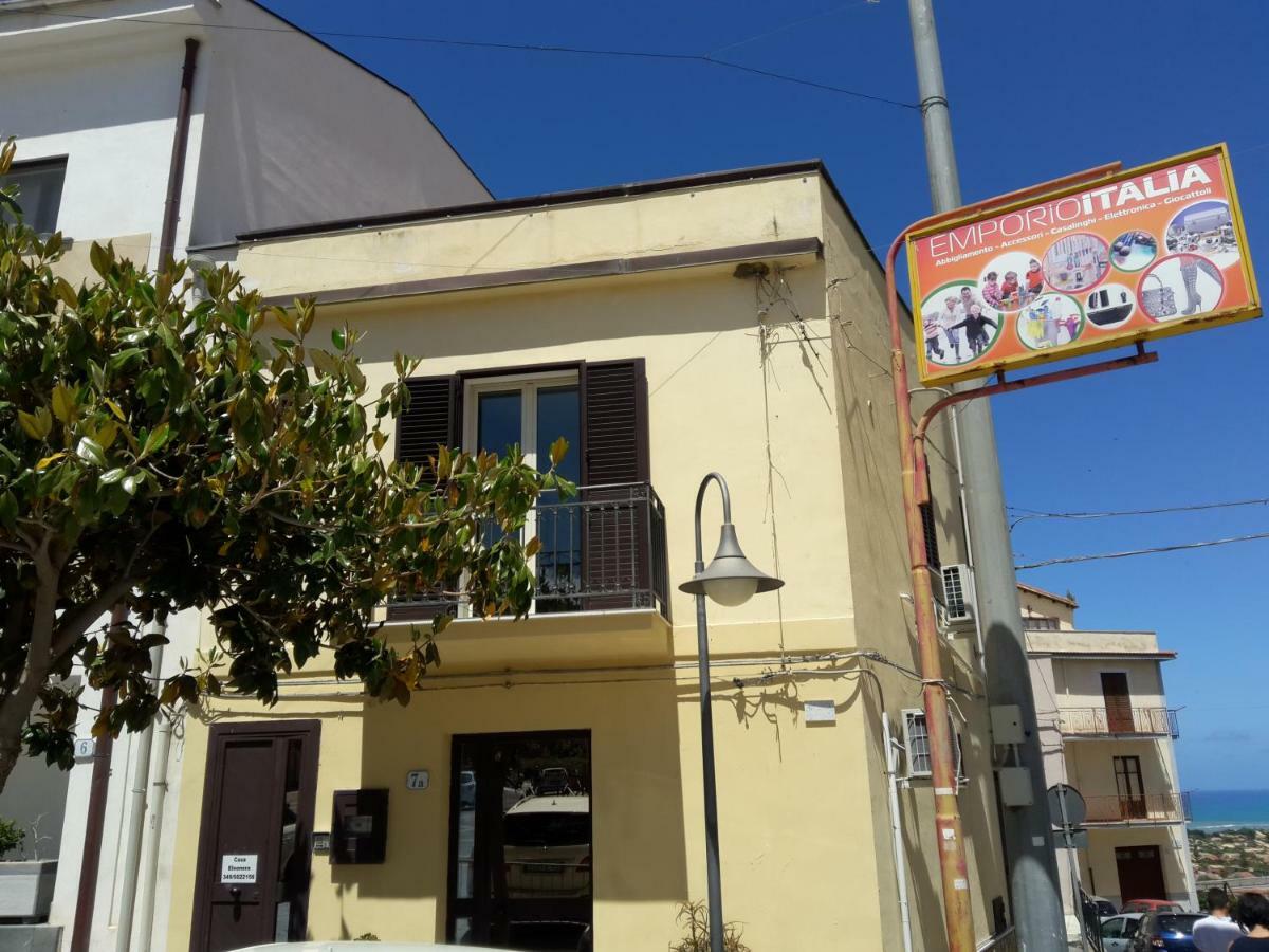 Casa Eleonora Apartment Кампофеличе ди Рокела Екстериор снимка