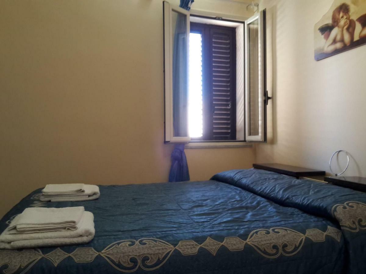 Casa Eleonora Apartment Кампофеличе ди Рокела Екстериор снимка