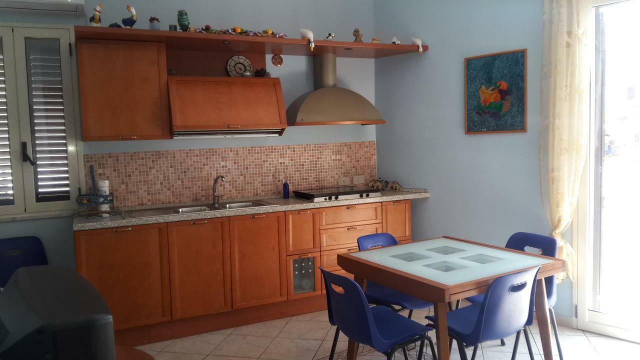 Casa Eleonora Apartment Кампофеличе ди Рокела Екстериор снимка