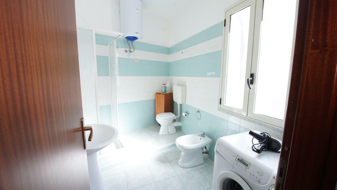Casa Eleonora Apartment Кампофеличе ди Рокела Екстериор снимка