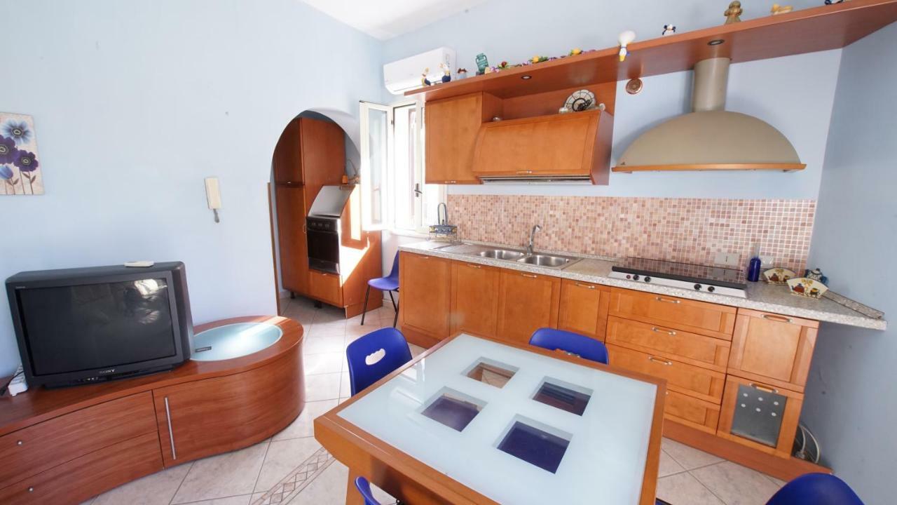 Casa Eleonora Apartment Кампофеличе ди Рокела Екстериор снимка