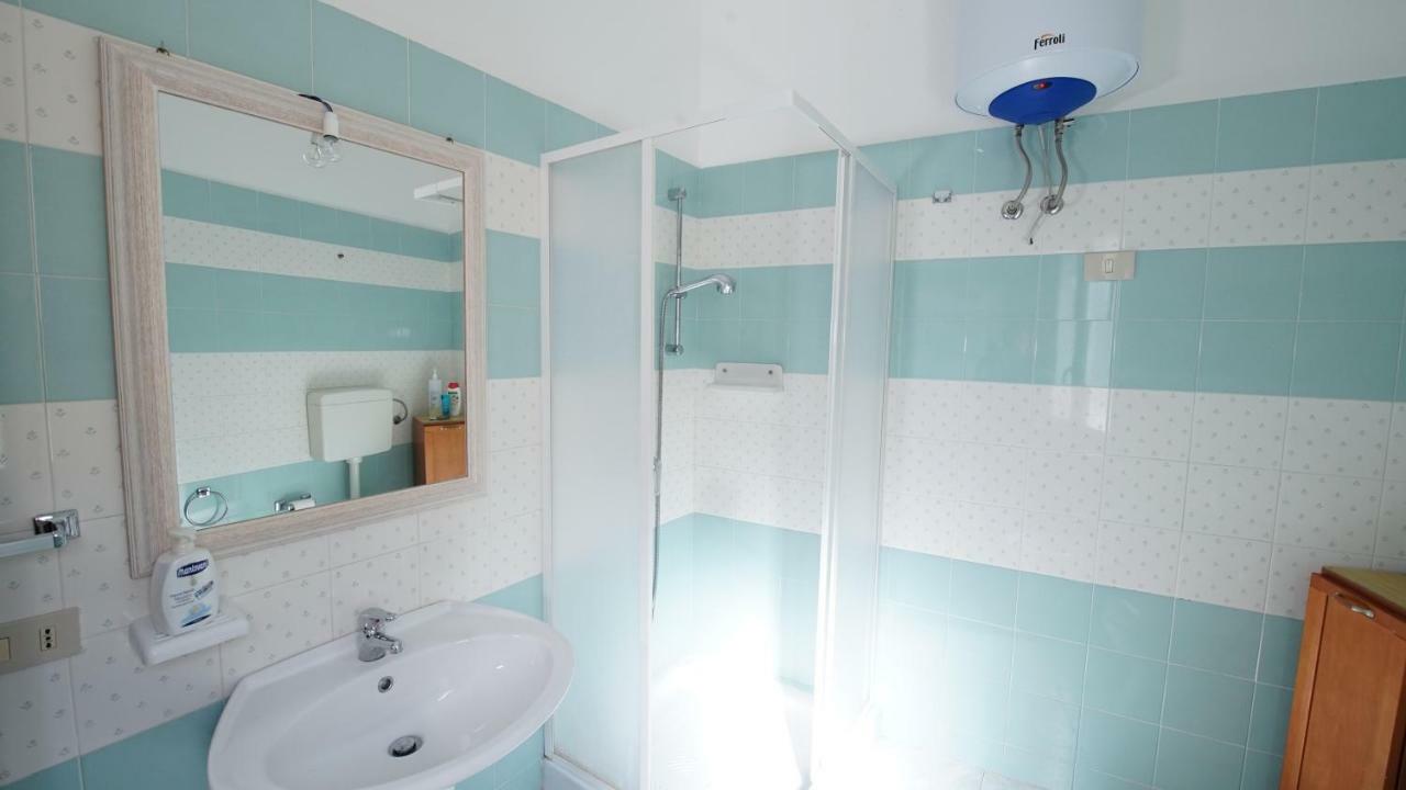 Casa Eleonora Apartment Кампофеличе ди Рокела Екстериор снимка