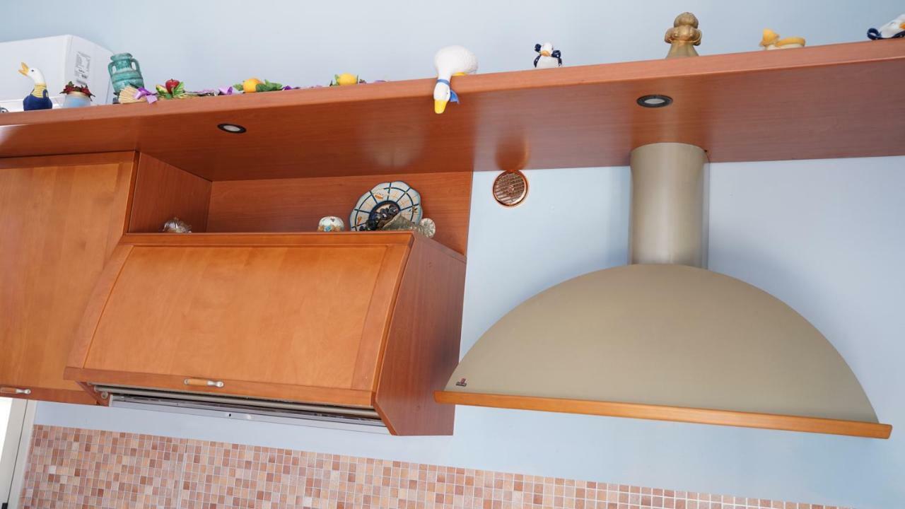 Casa Eleonora Apartment Кампофеличе ди Рокела Екстериор снимка